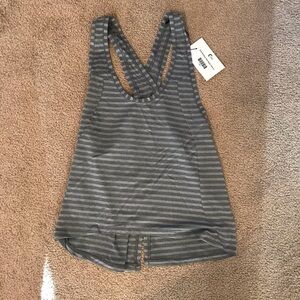 Gray Nimbus split back Zyia Women's Tank sz L NWT